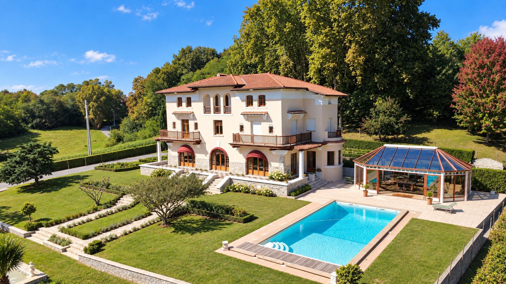 mansion 11 Rooms for sale on BAYONNE (64100)