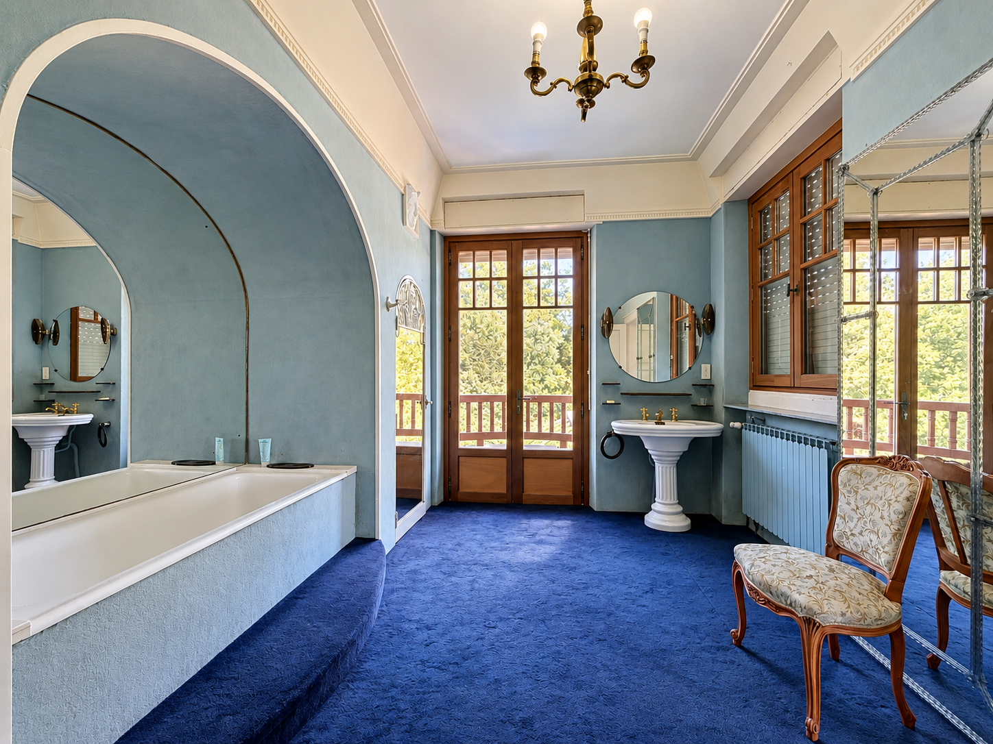mansion 11 Rooms for sale on BAYONNE (64100)