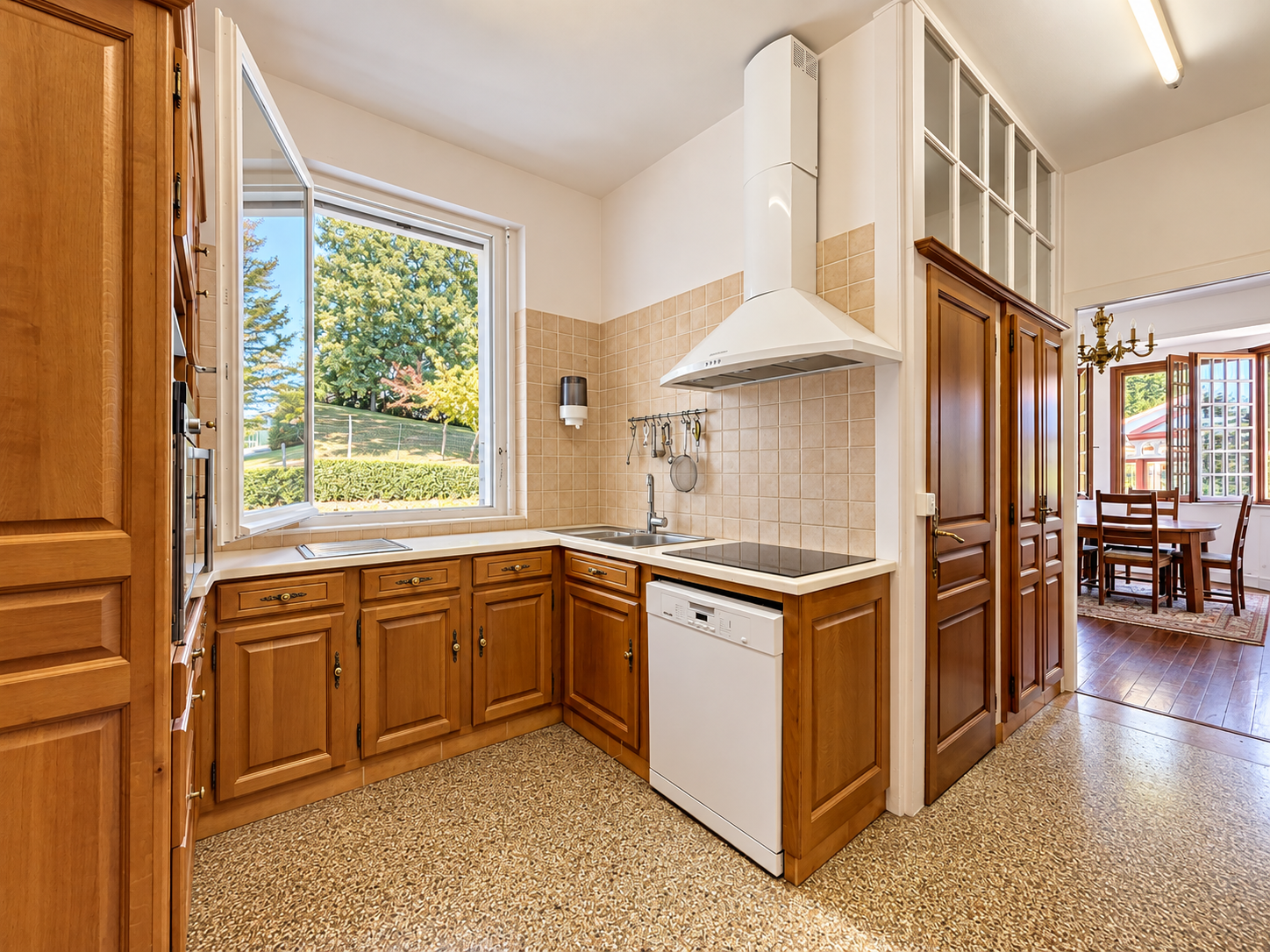 mansion 11 Rooms for sale on BAYONNE (64100)