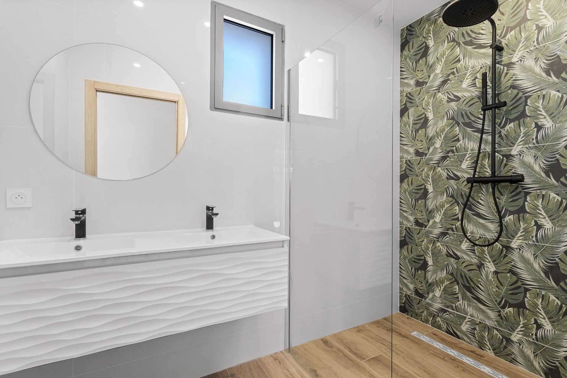 luxury villa 6 Rooms for sale on PEROLS (34470)