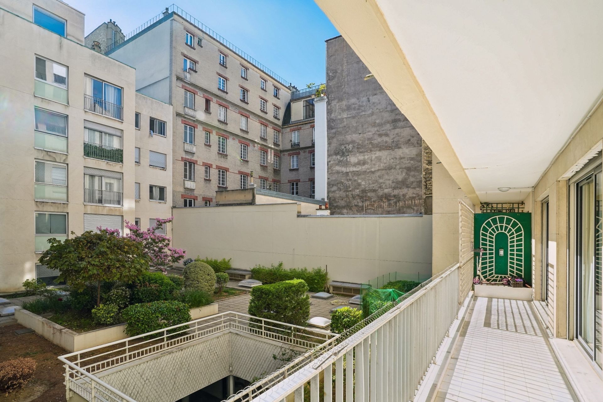 luxury apartment 5 Rooms for sale on PARIS (75016)
