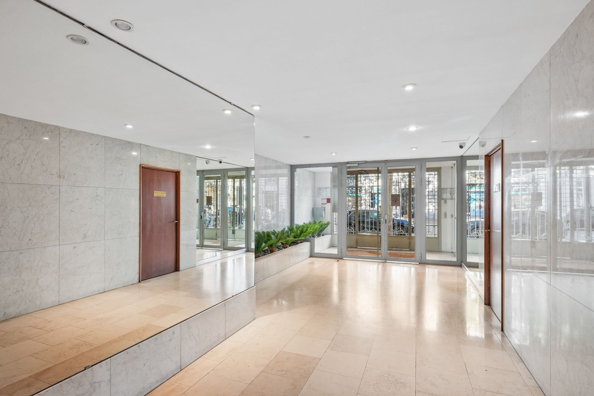 luxury apartment 5 Rooms for sale on PARIS (75016)