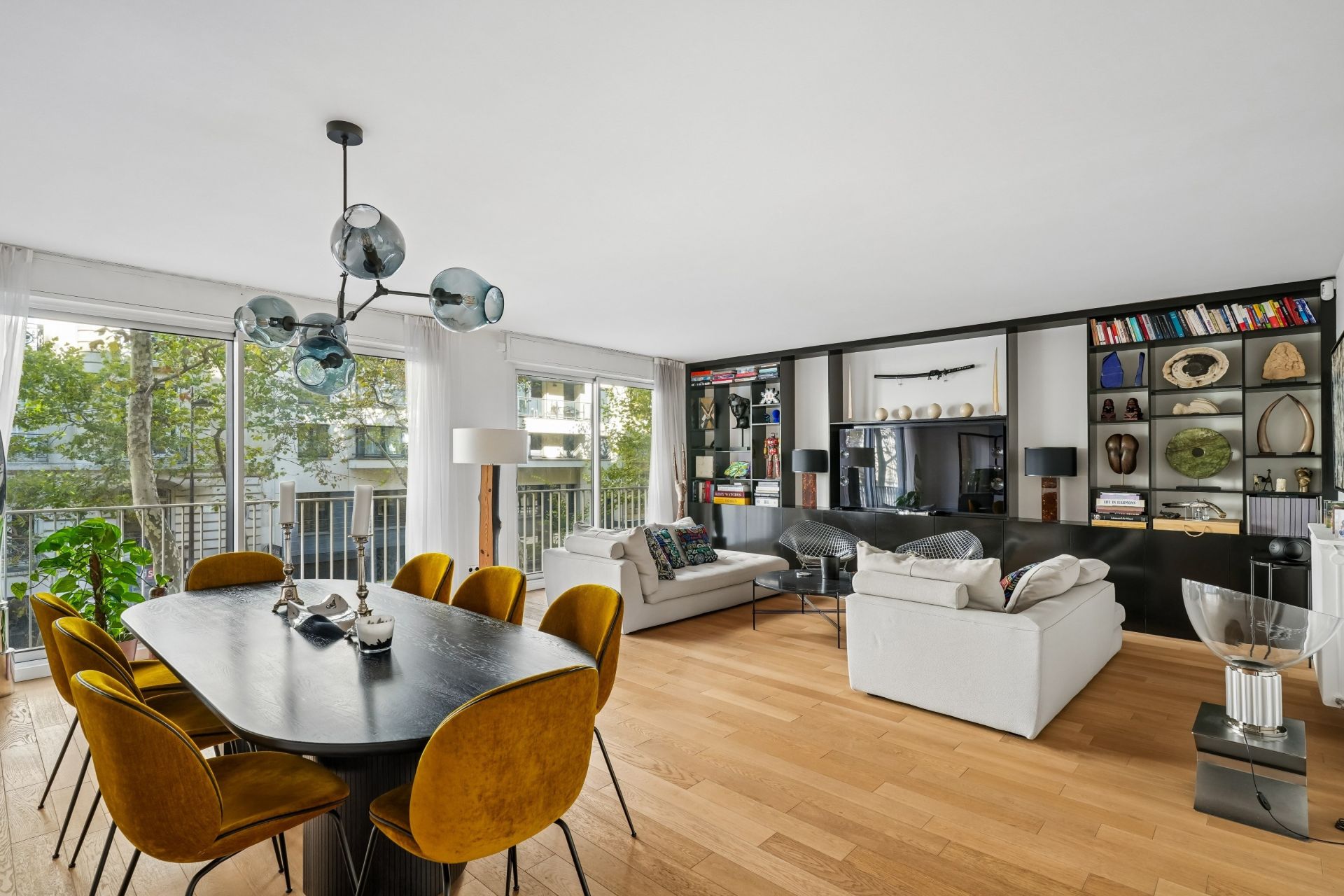luxury apartment 5 Rooms for sale on PARIS (75016)