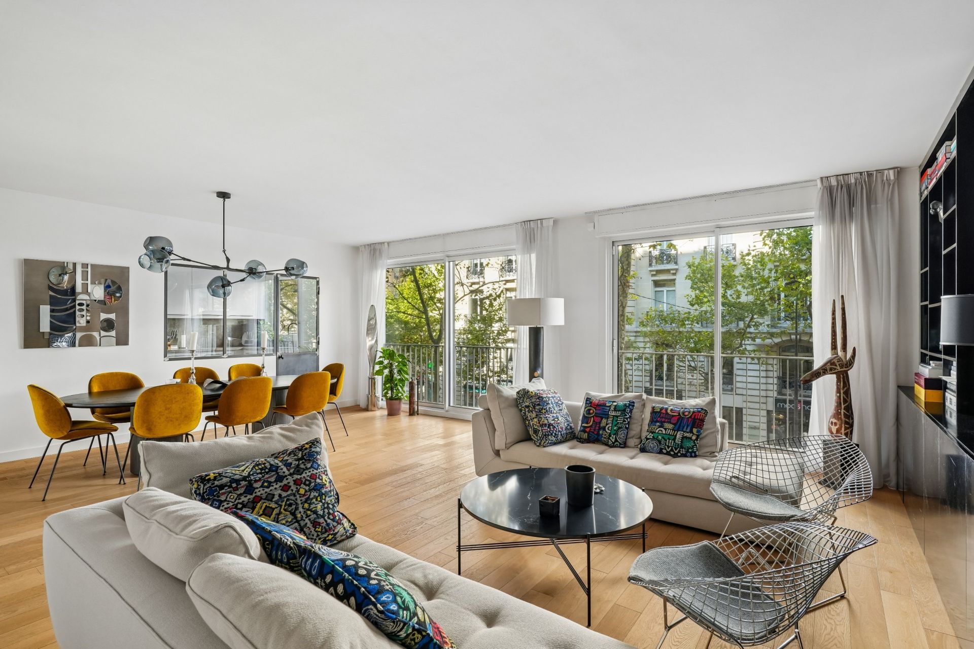 luxury apartment 5 Rooms for sale on PARIS (75016)
