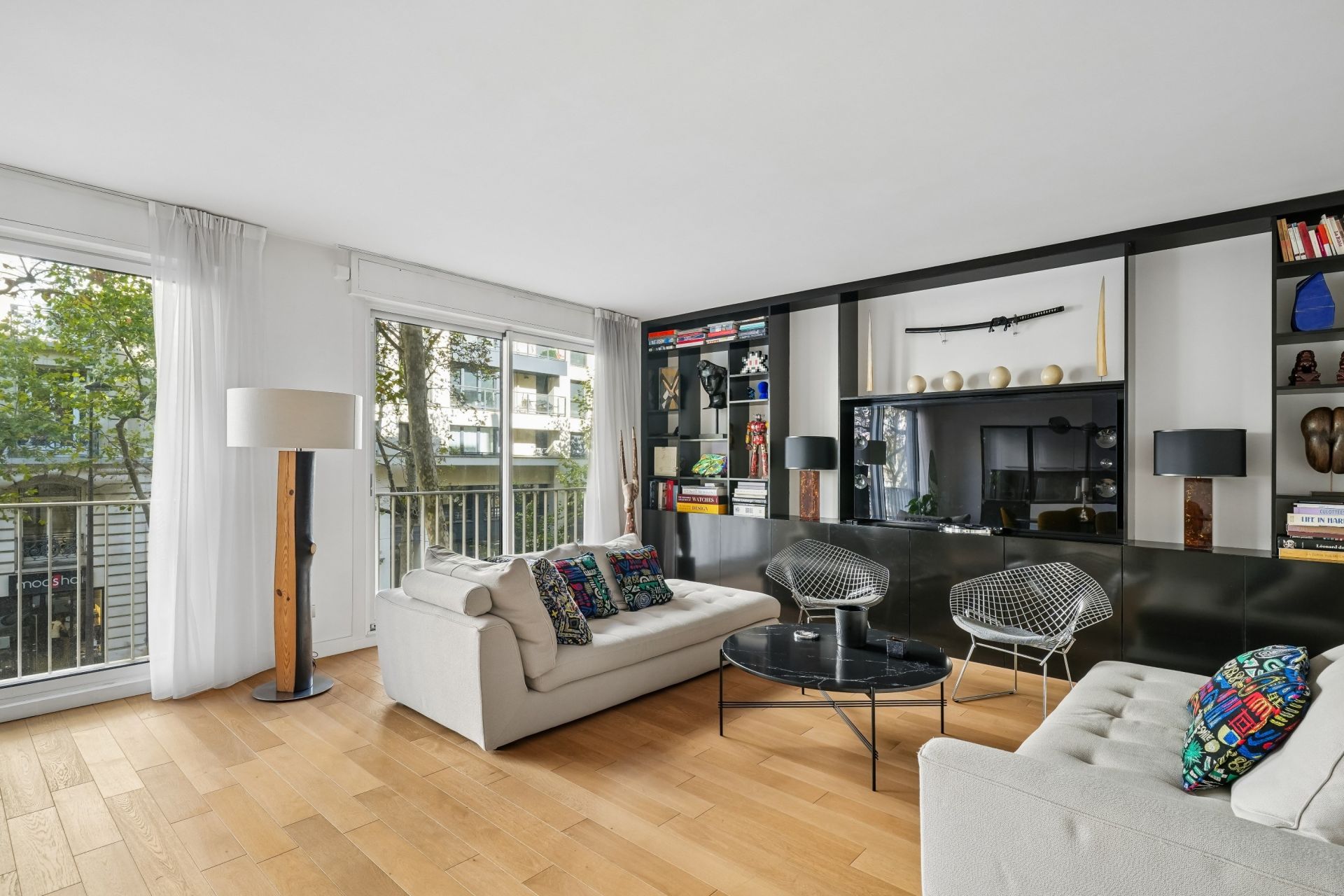 luxury apartment 5 Rooms for sale on PARIS (75016)