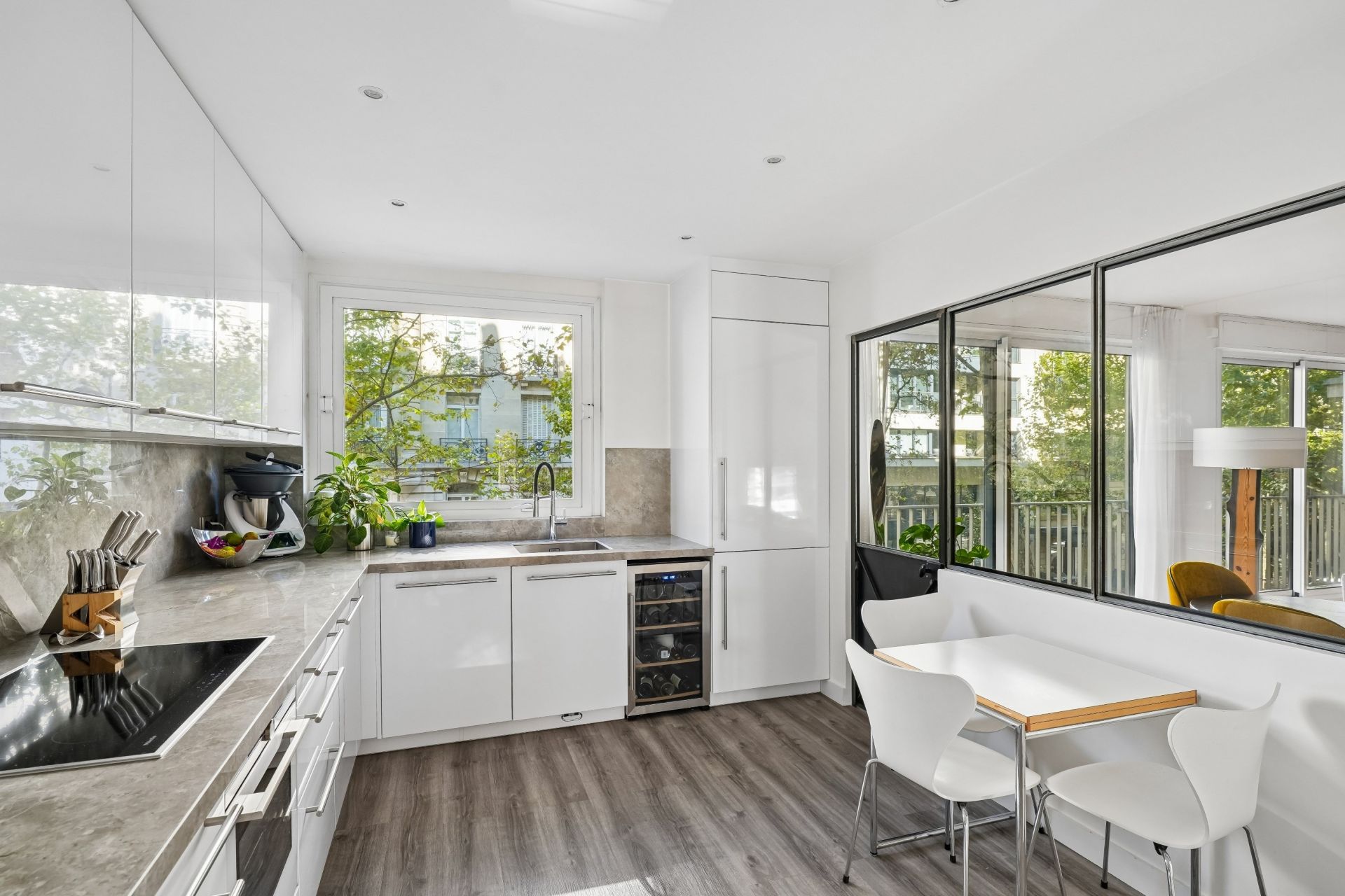 luxury apartment 5 Rooms for sale on PARIS (75016)