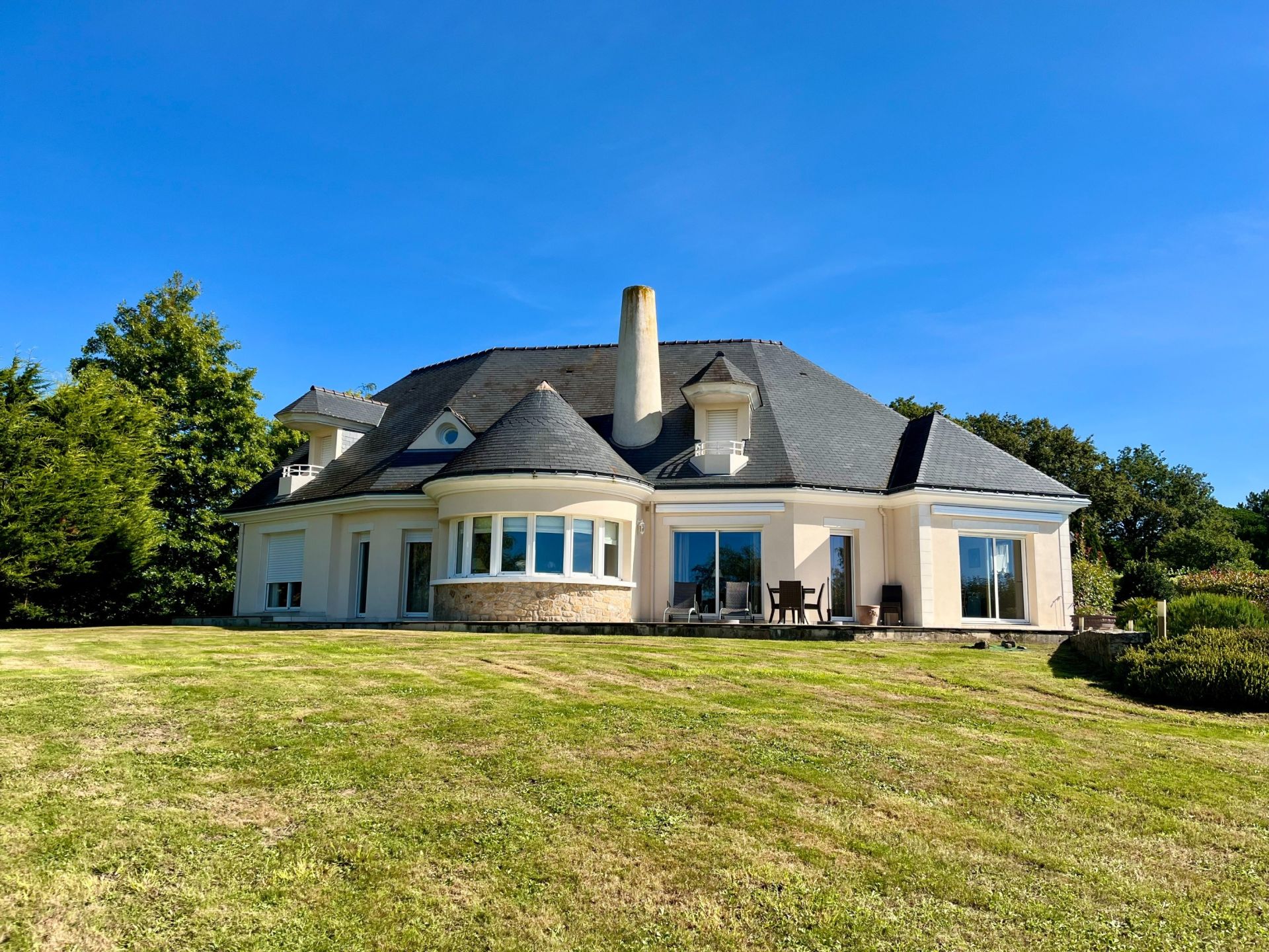 luxury house 6 Rooms for sale on LA BAULE ESCOUBLAC (44500)