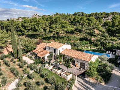 Sale Luxury house Maussane-les-Alpilles 12&nbsp;Rooms 365&nbsp;m²