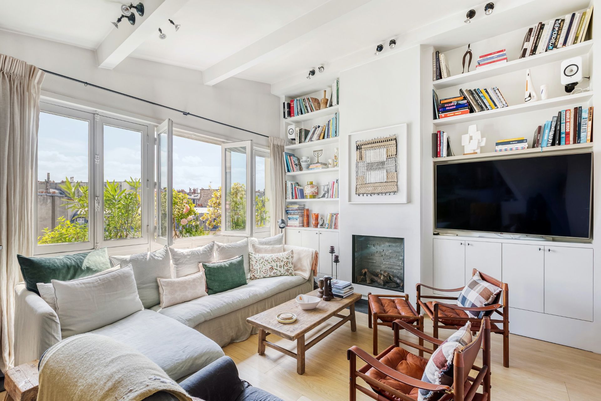 luxury apartment 6 Rooms for sale on PARIS (75007)