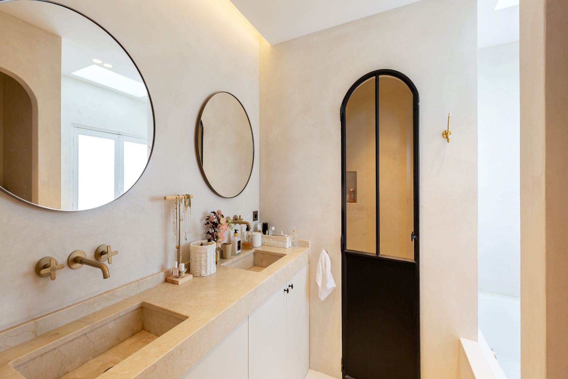 luxury apartment 6 Rooms for sale on PARIS (75007)