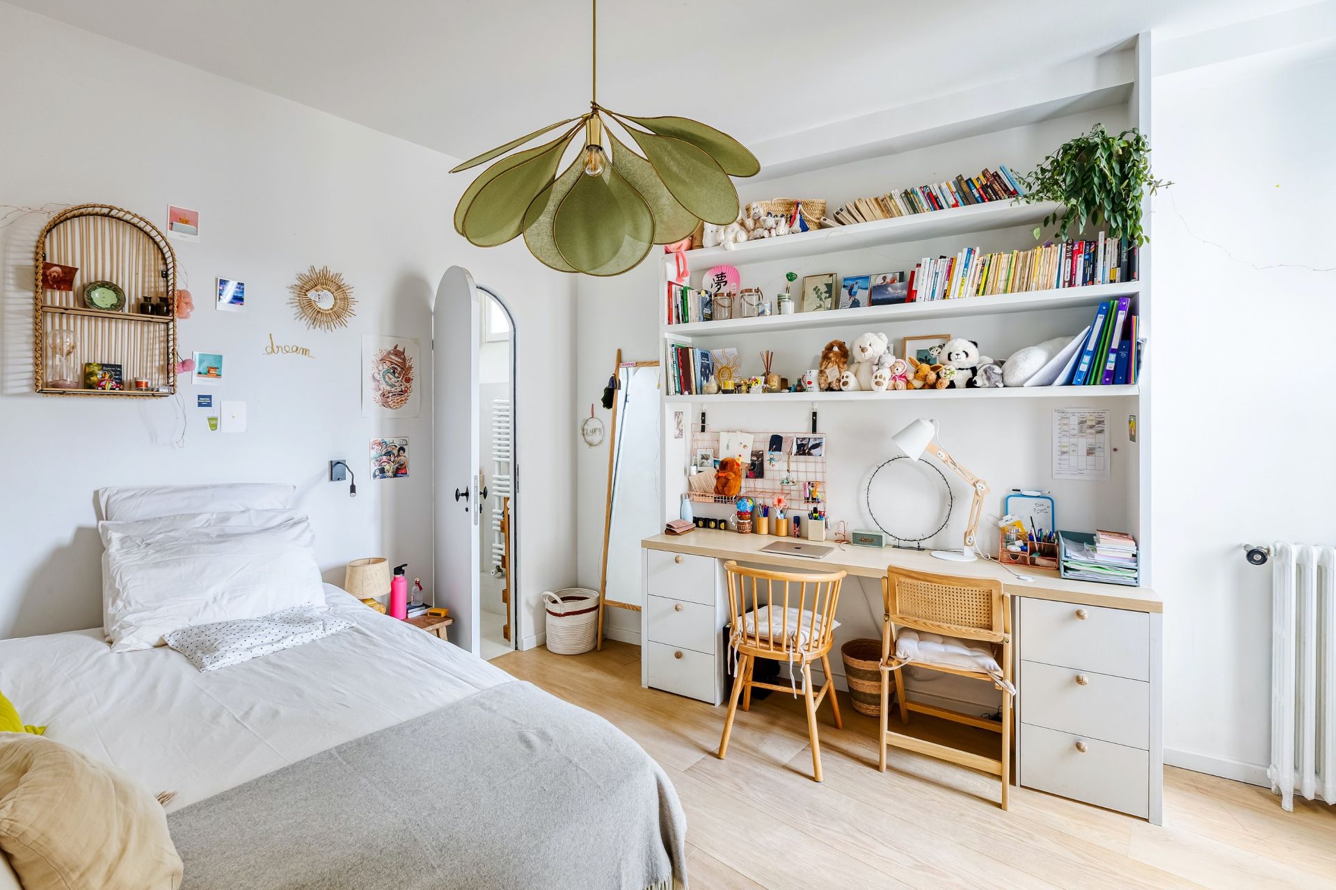 luxury apartment 6 Rooms for sale on PARIS (75007)
