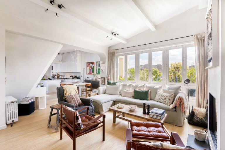 luxury apartment 6 Rooms for sale on PARIS (75007)