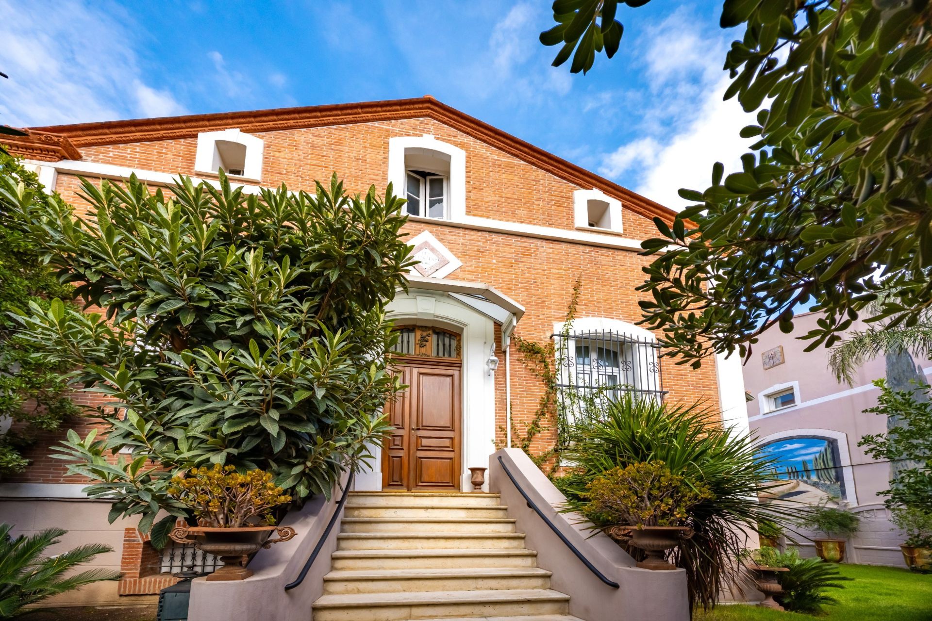 luxury house 6 Rooms for sale on PERPIGNAN (66000)
