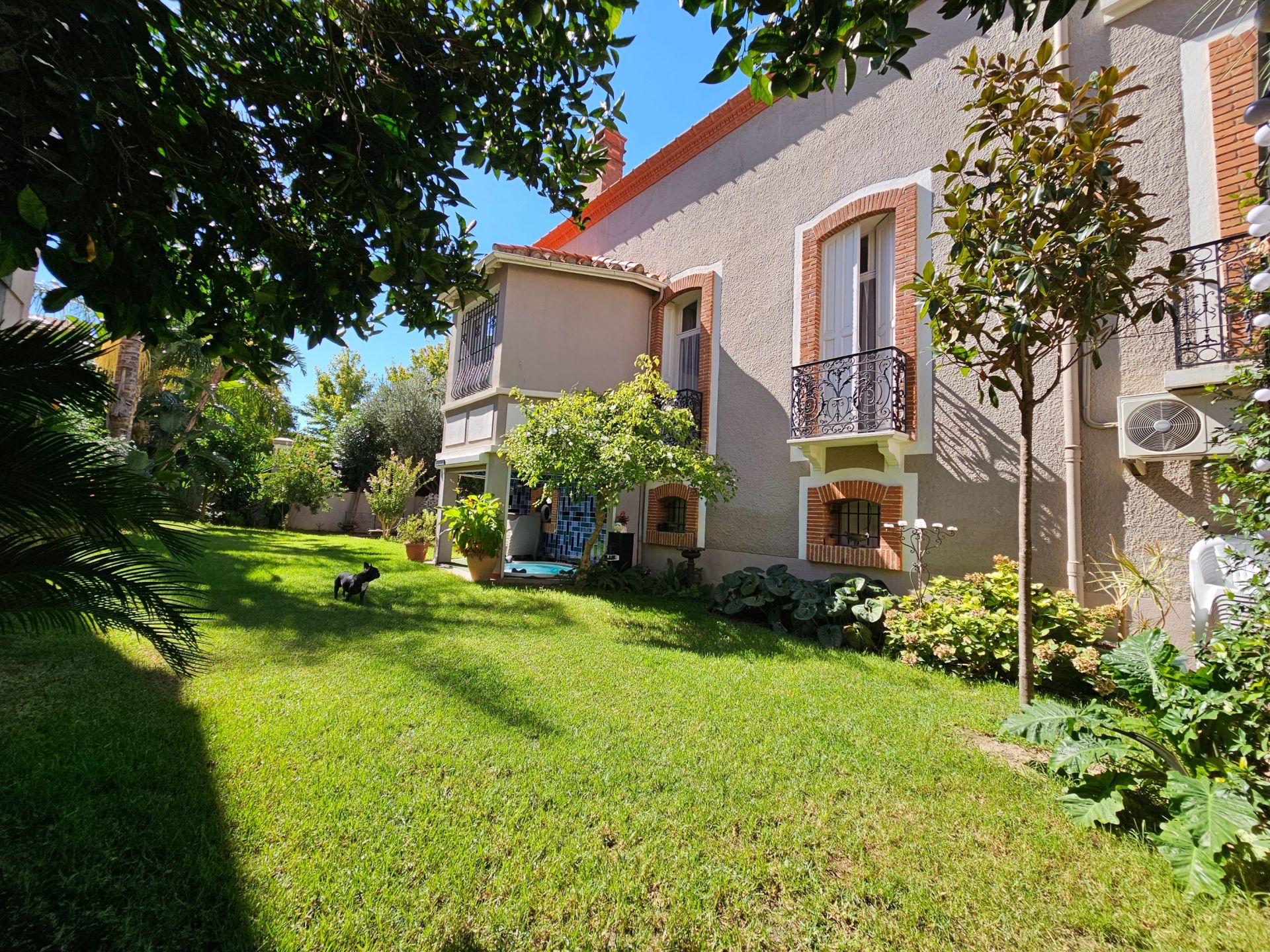 luxury house 6 Rooms for sale on PERPIGNAN (66000)