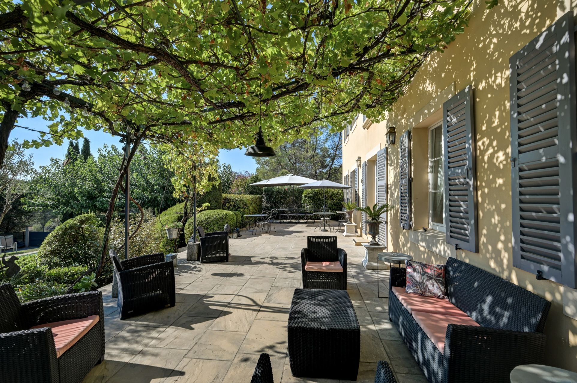 luxury house 8 Rooms for sale on CABRIES (13480)