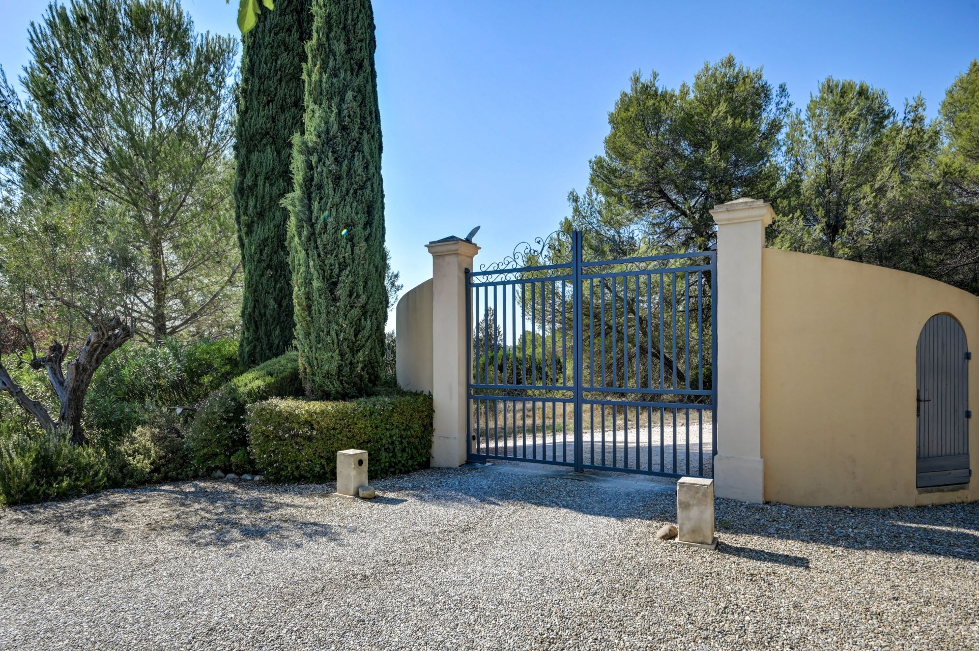 luxury house 8 Rooms for sale on CABRIES (13480)