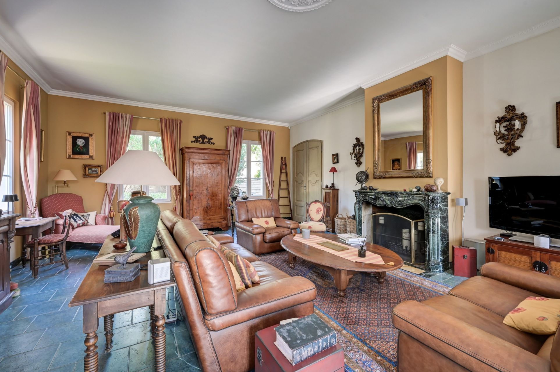 luxury house 8 Rooms for sale on CABRIES (13480)