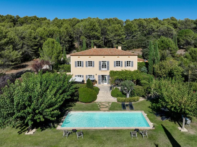 luxury house 8 Rooms for sale on CABRIES (13480)