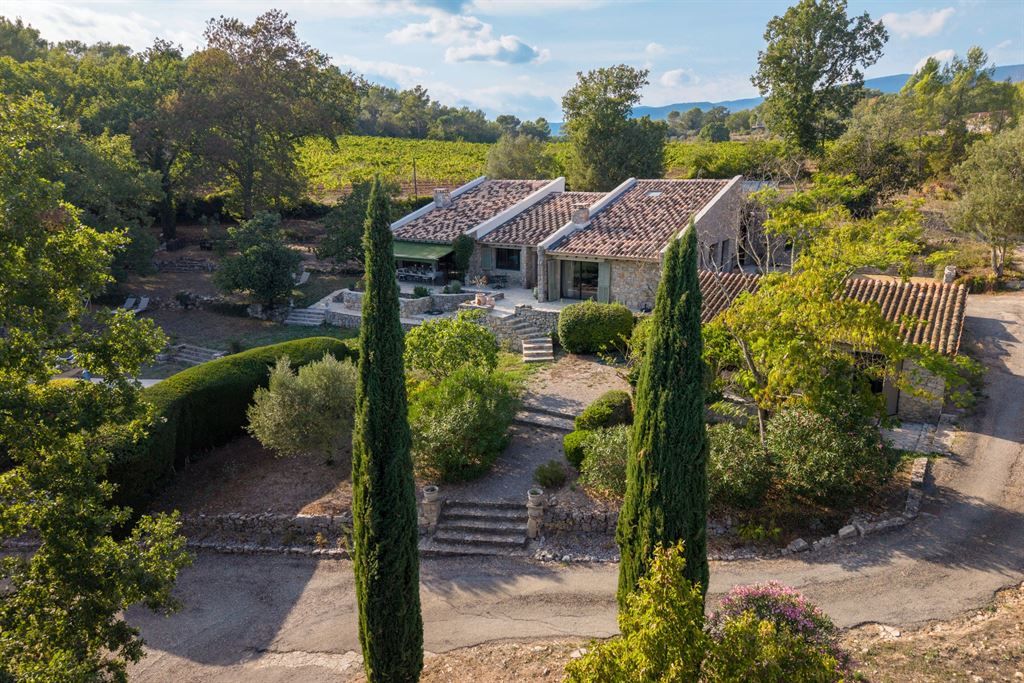 luxury provencale house 6 Rooms for sale on ST PAUL EN FORET (83440)