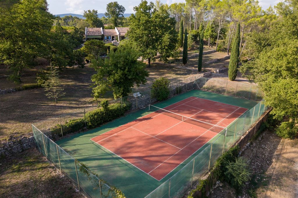 luxury provencale house 6 Rooms for sale on ST PAUL EN FORET (83440)
