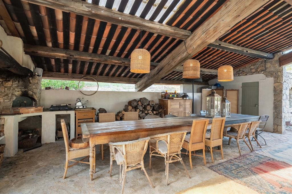 luxury provencale house 6 Rooms for sale on ST PAUL EN FORET (83440)