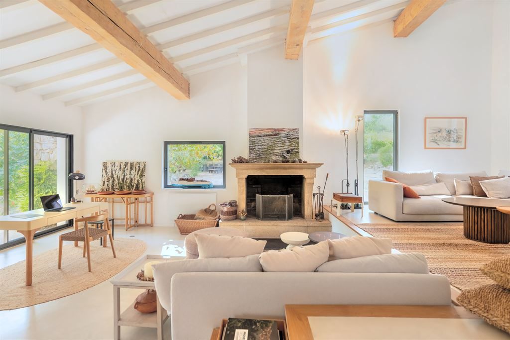 luxury provencale house 6 Rooms for sale on ST PAUL EN FORET (83440)