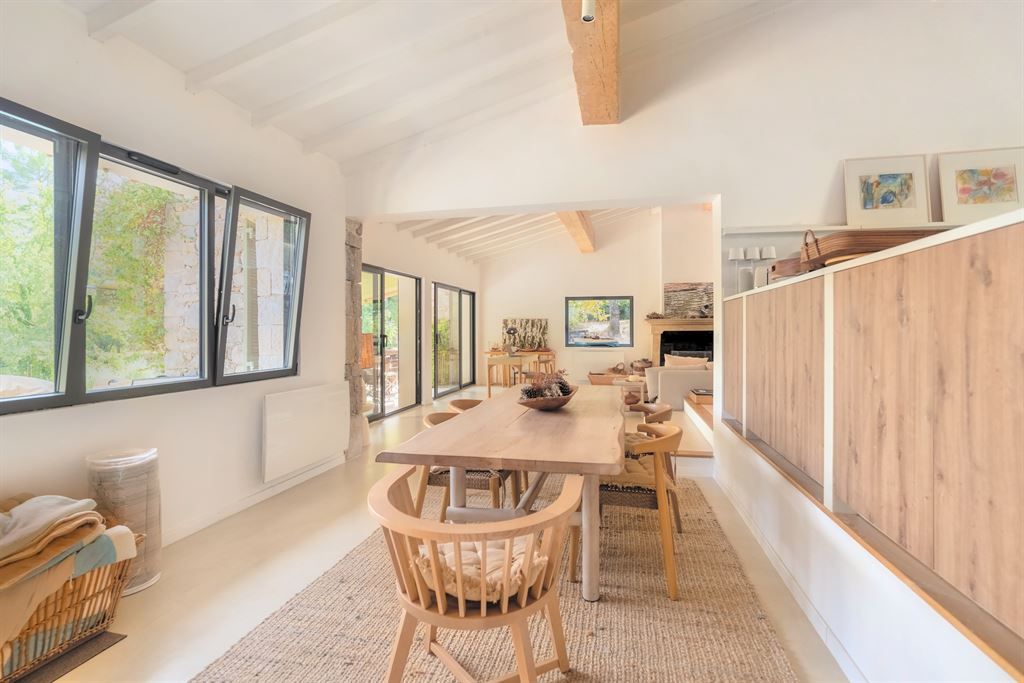 luxury provencale house 6 Rooms for sale on ST PAUL EN FORET (83440)