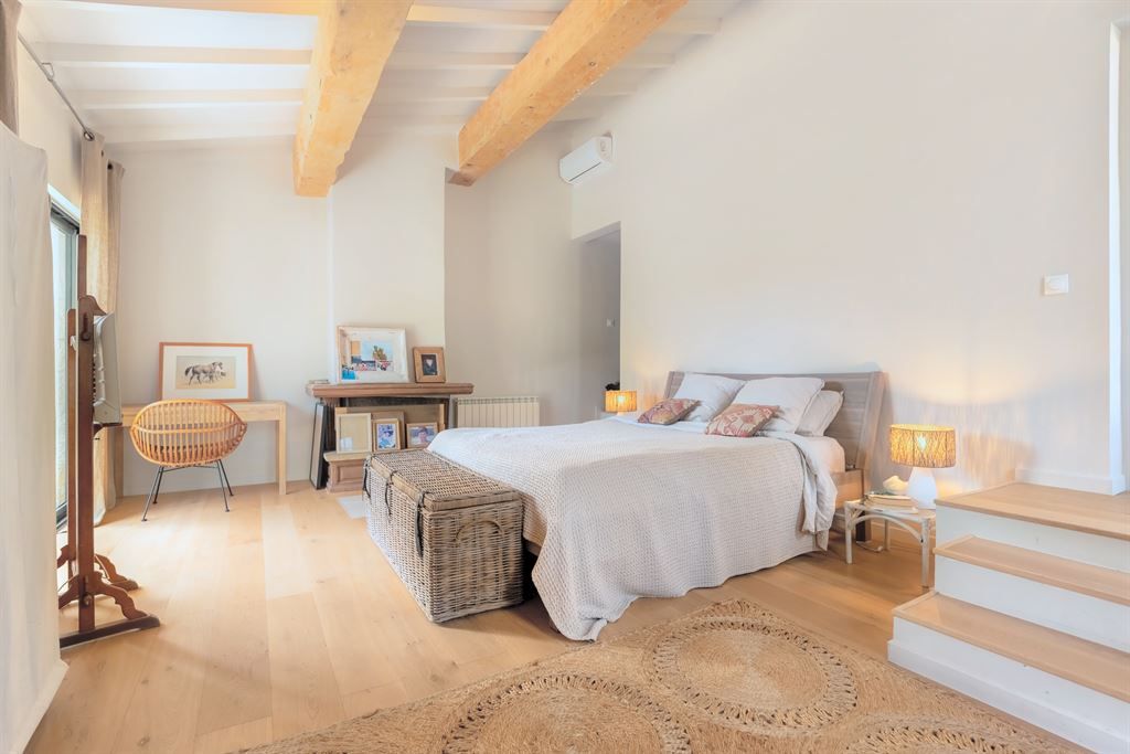 luxury provencale house 6 Rooms for sale on ST PAUL EN FORET (83440)