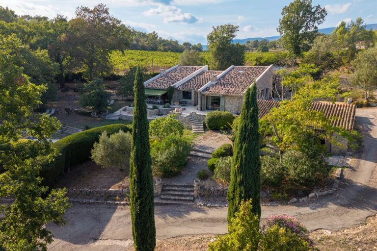 luxury provencale house 6 Rooms for sale on ST PAUL EN FORET (83440)
