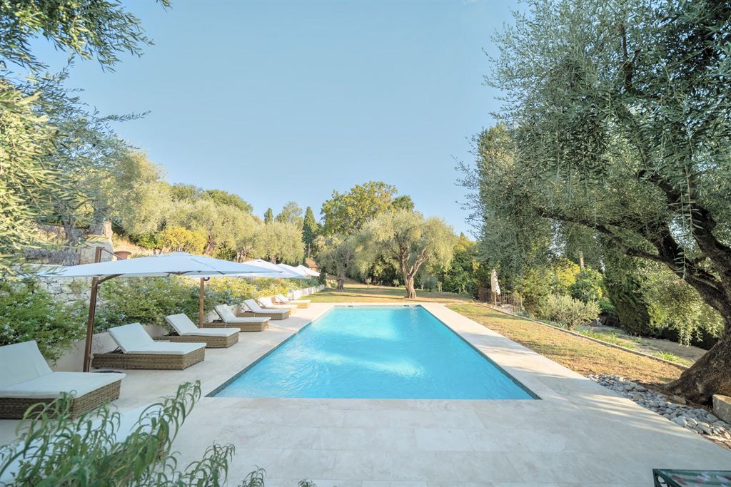 maison provençale de luxe 8 Pièces en vente sur PLASCASSIER (06130)