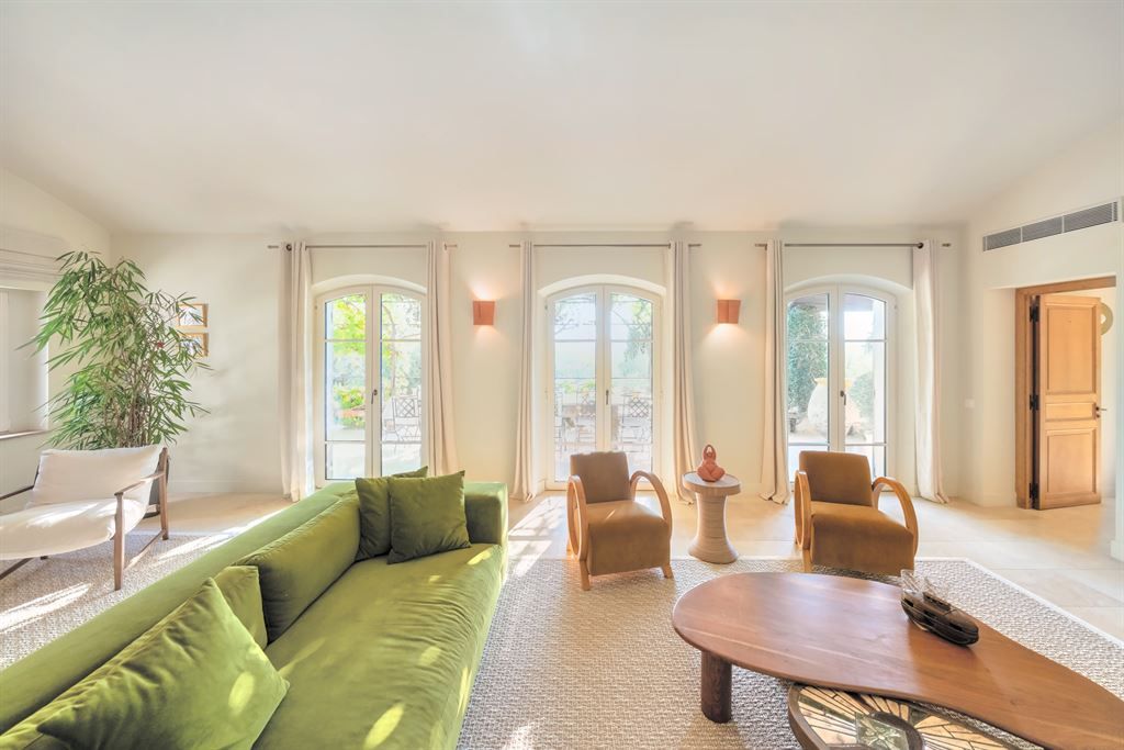 maison provençale de luxe 8 Pièces en vente sur PLASCASSIER (06130)