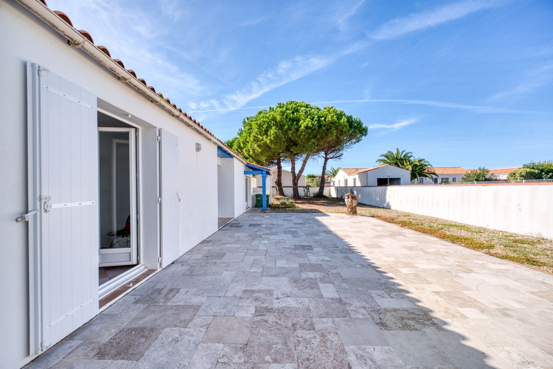 luxury house 5 Rooms for sale on LA BREE LES BAINS (17840)
