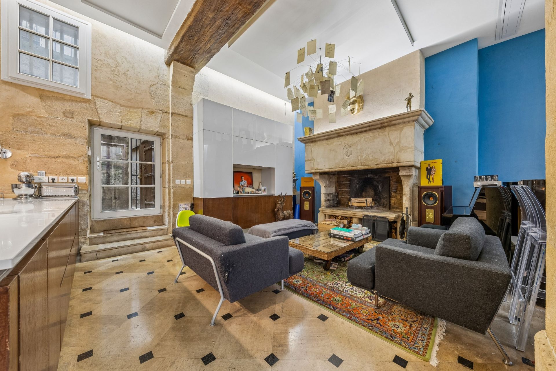 luxury apartment 5 Rooms for sale on PARIS (75004)