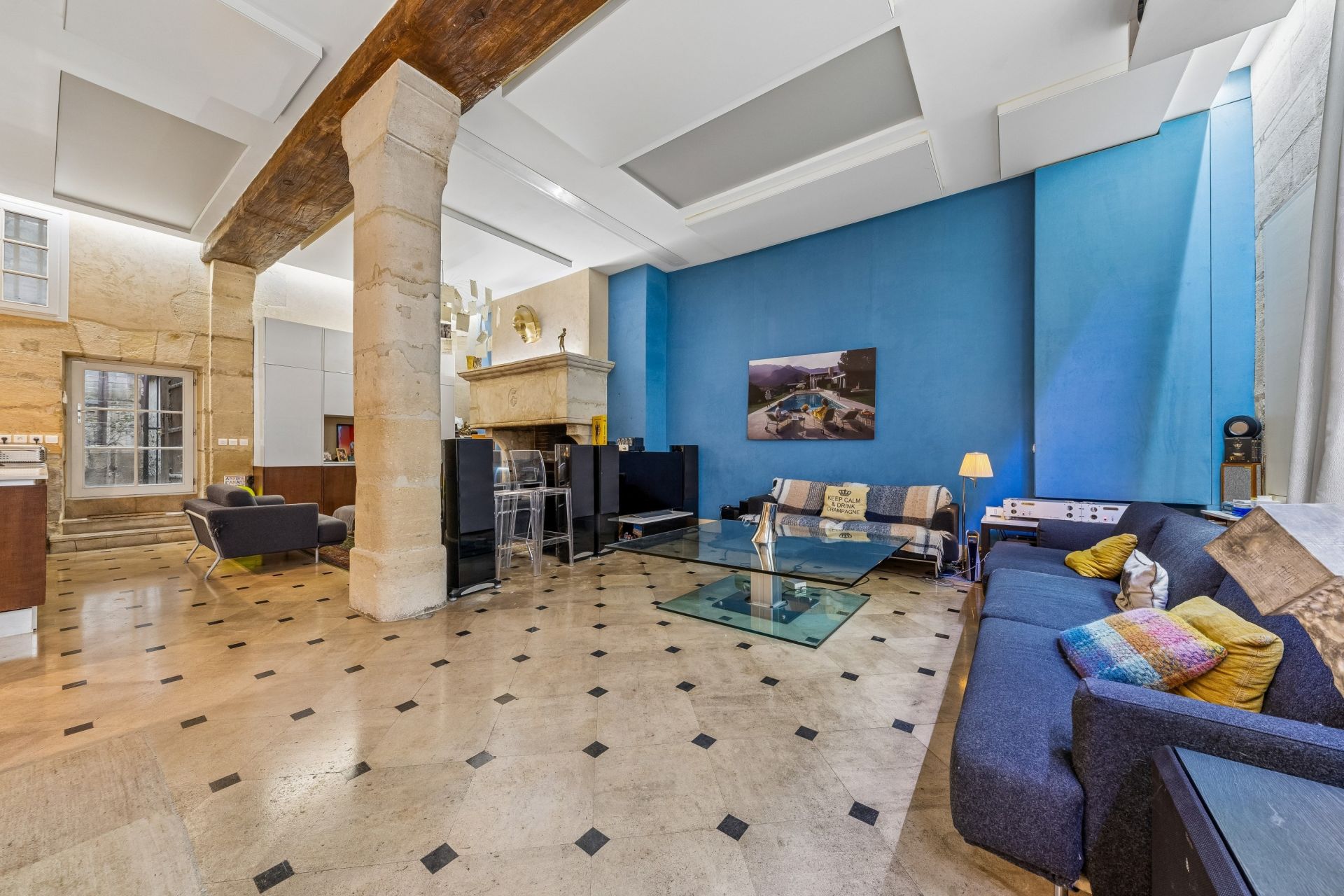 luxury apartment 5 Rooms for sale on PARIS (75004)