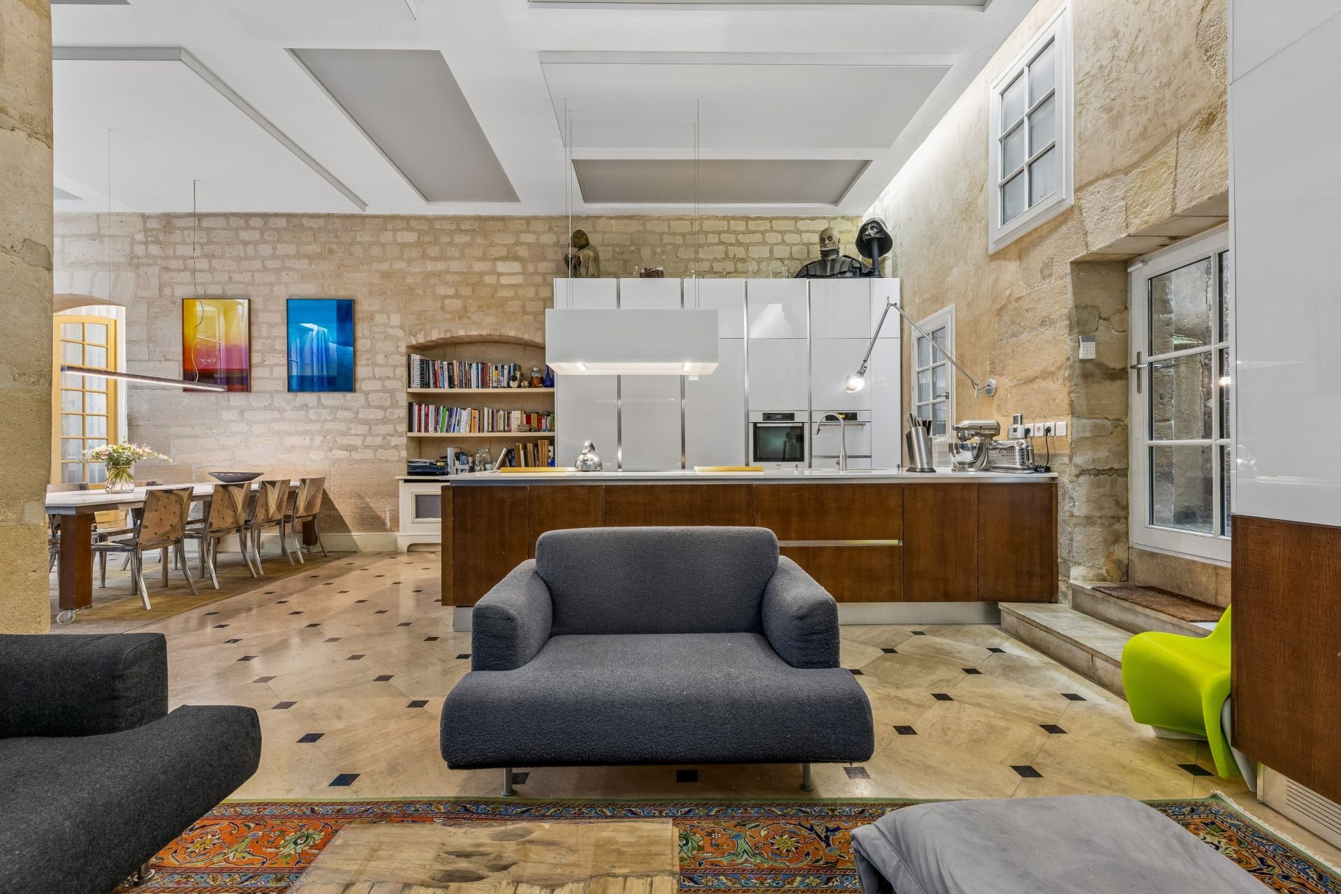 luxury apartment 5 Rooms for sale on PARIS (75004)