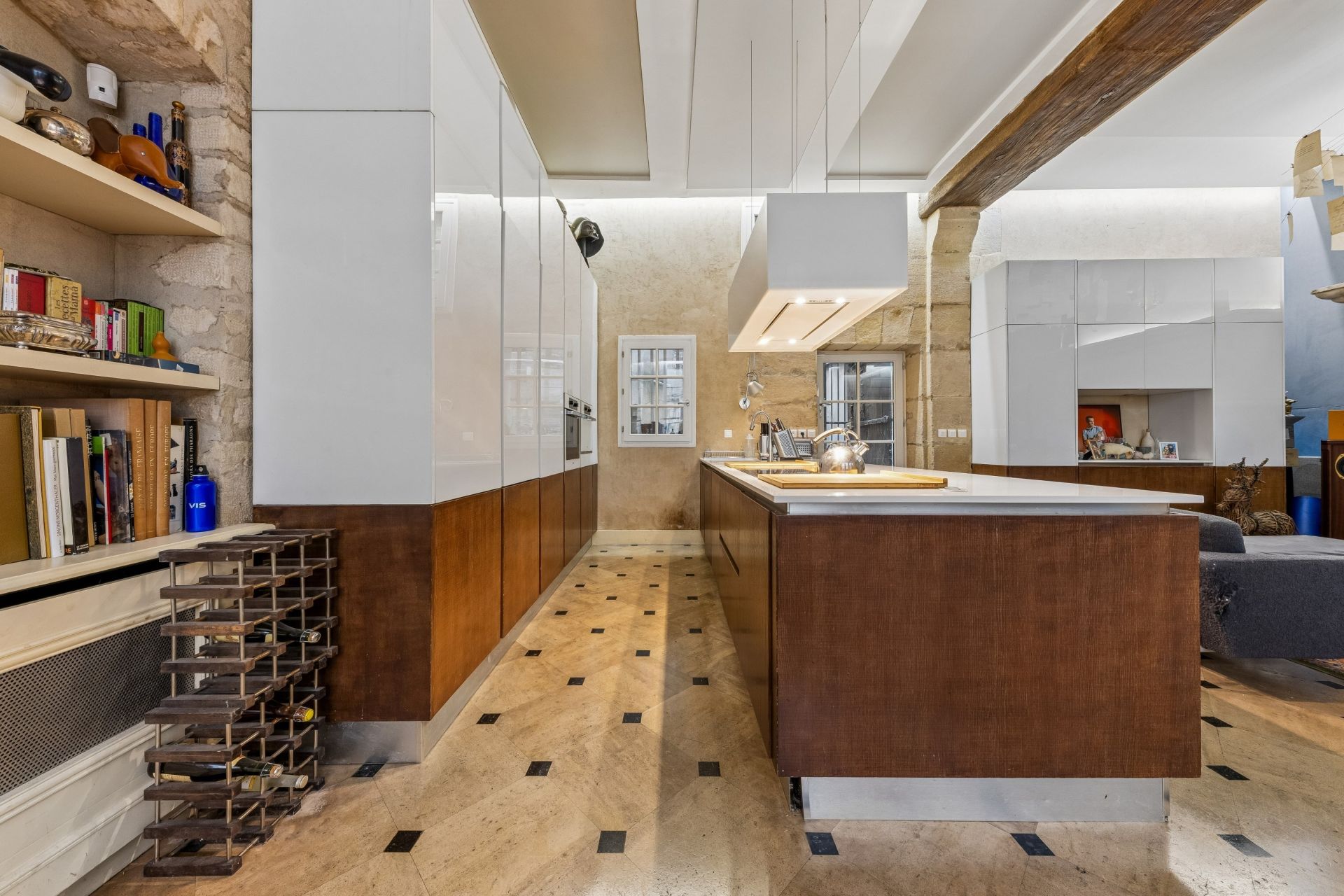 luxury apartment 5 Rooms for sale on PARIS (75004)