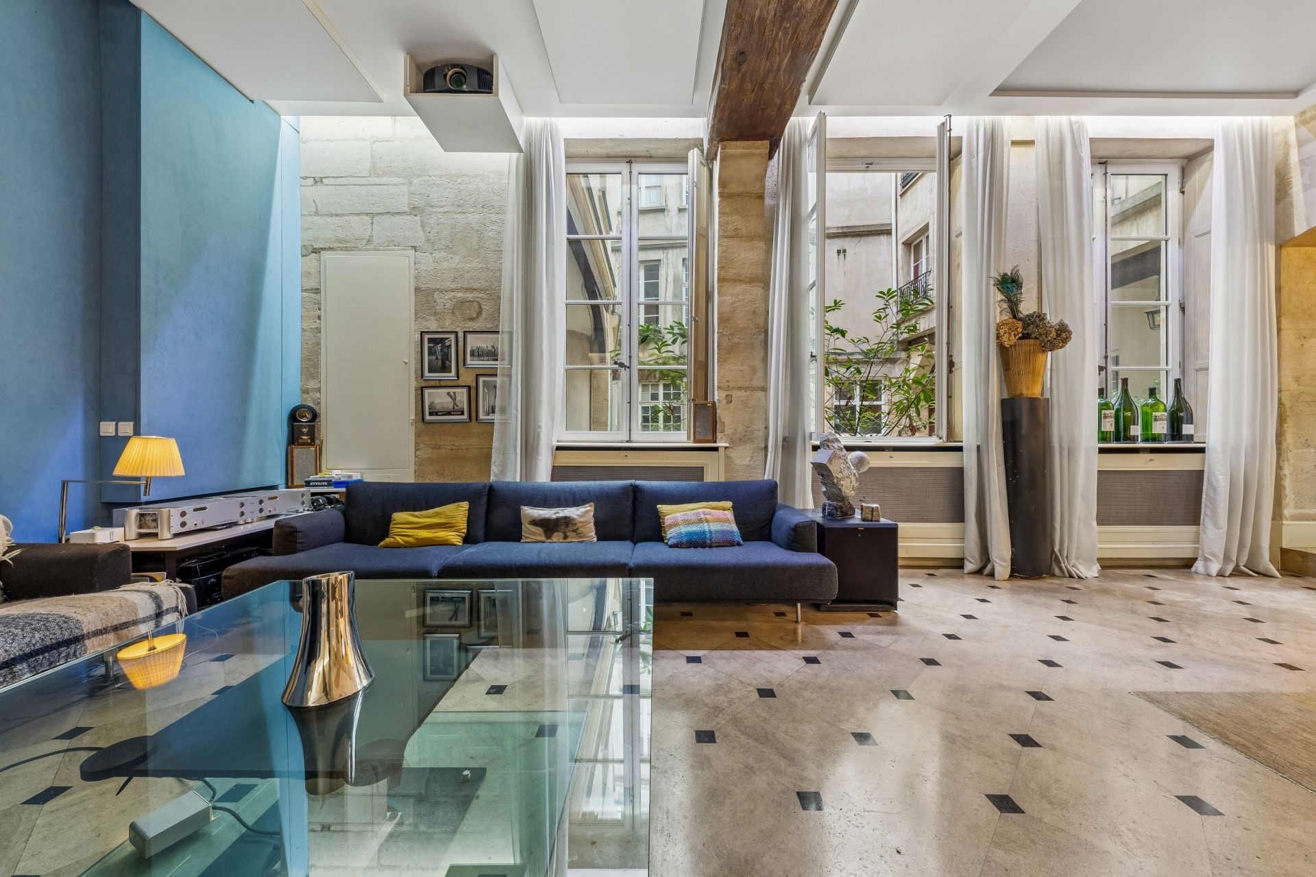 luxury apartment 5 Rooms for sale on PARIS (75004)