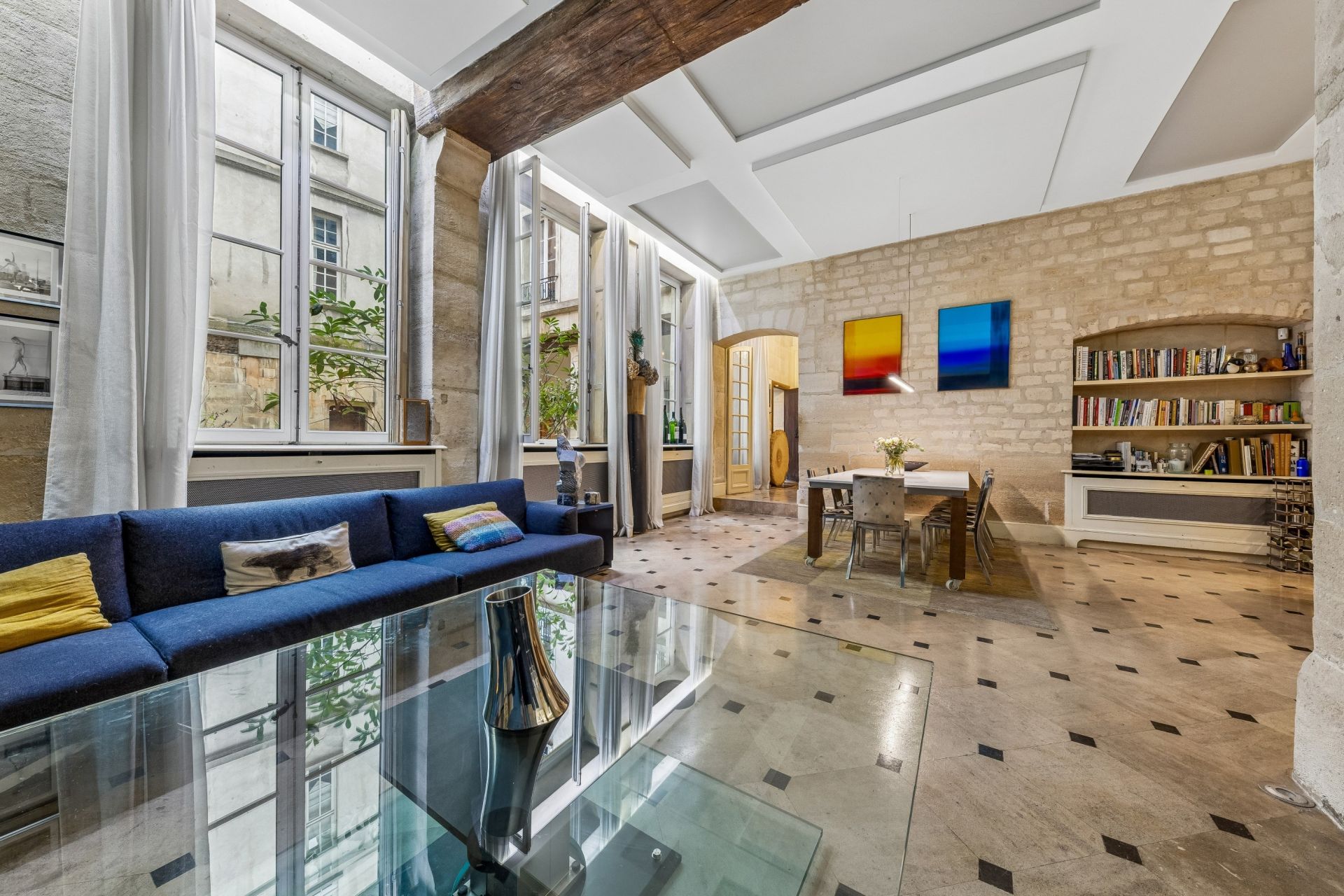 luxury apartment 5 Rooms for sale on PARIS (75004)