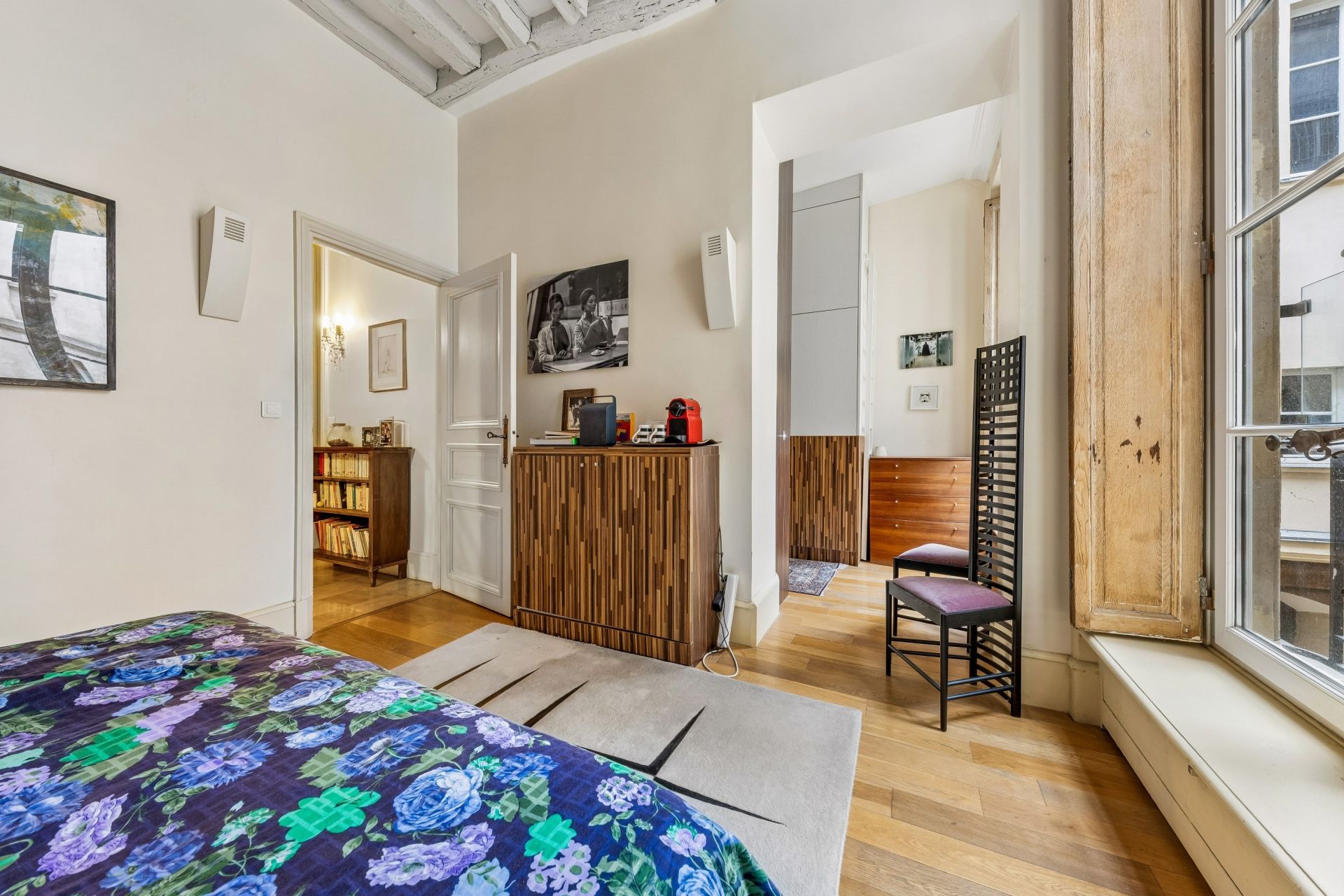 luxury apartment 5 Rooms for sale on PARIS (75004)