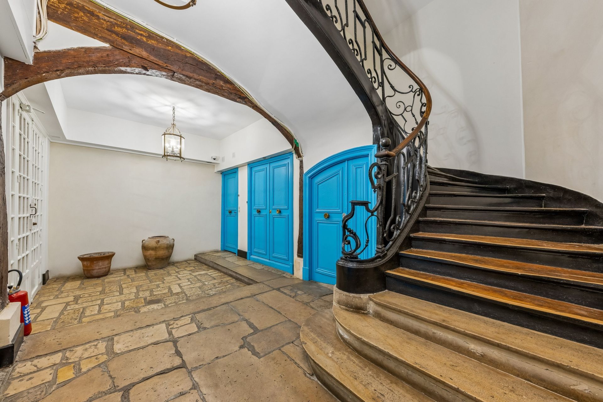 luxury apartment 5 Rooms for sale on PARIS (75004)