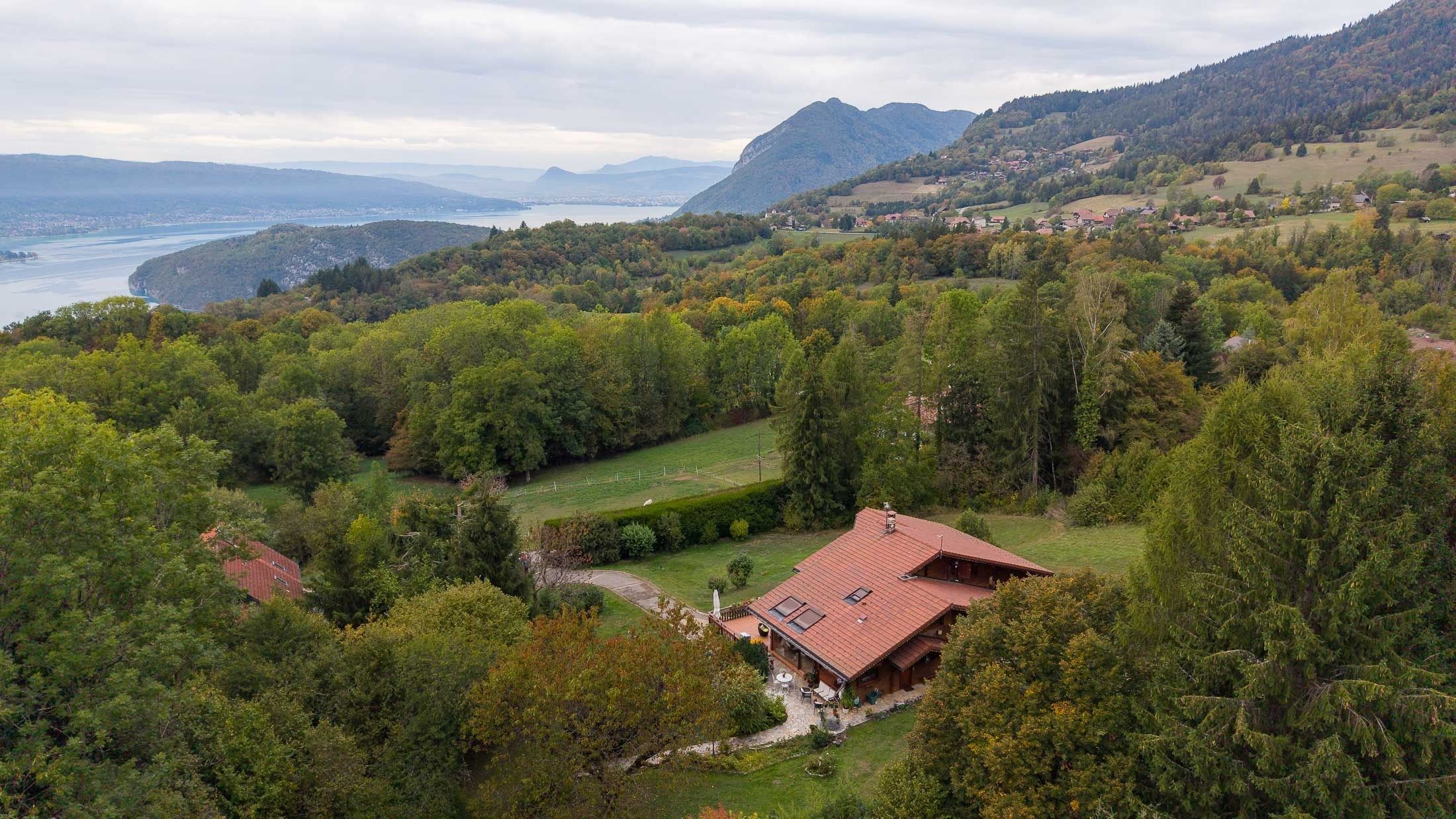 luxury chalet 8 Rooms for sale on TALLOIRES MONTMIN (74290)