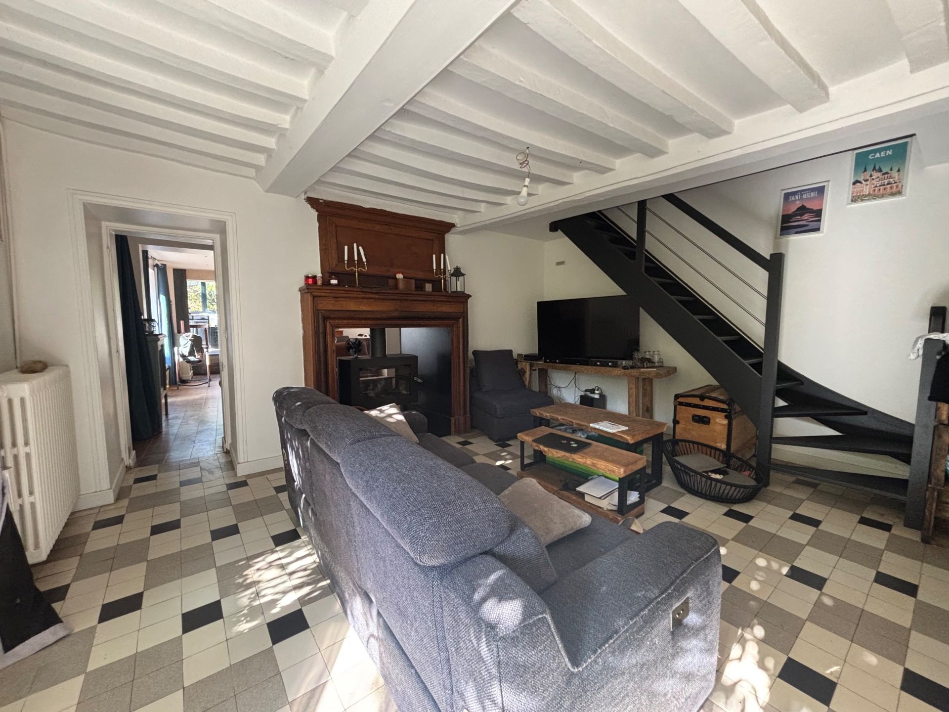 luxury house 6 Rooms for sale on CREULLY SUR SEULLES (14480)