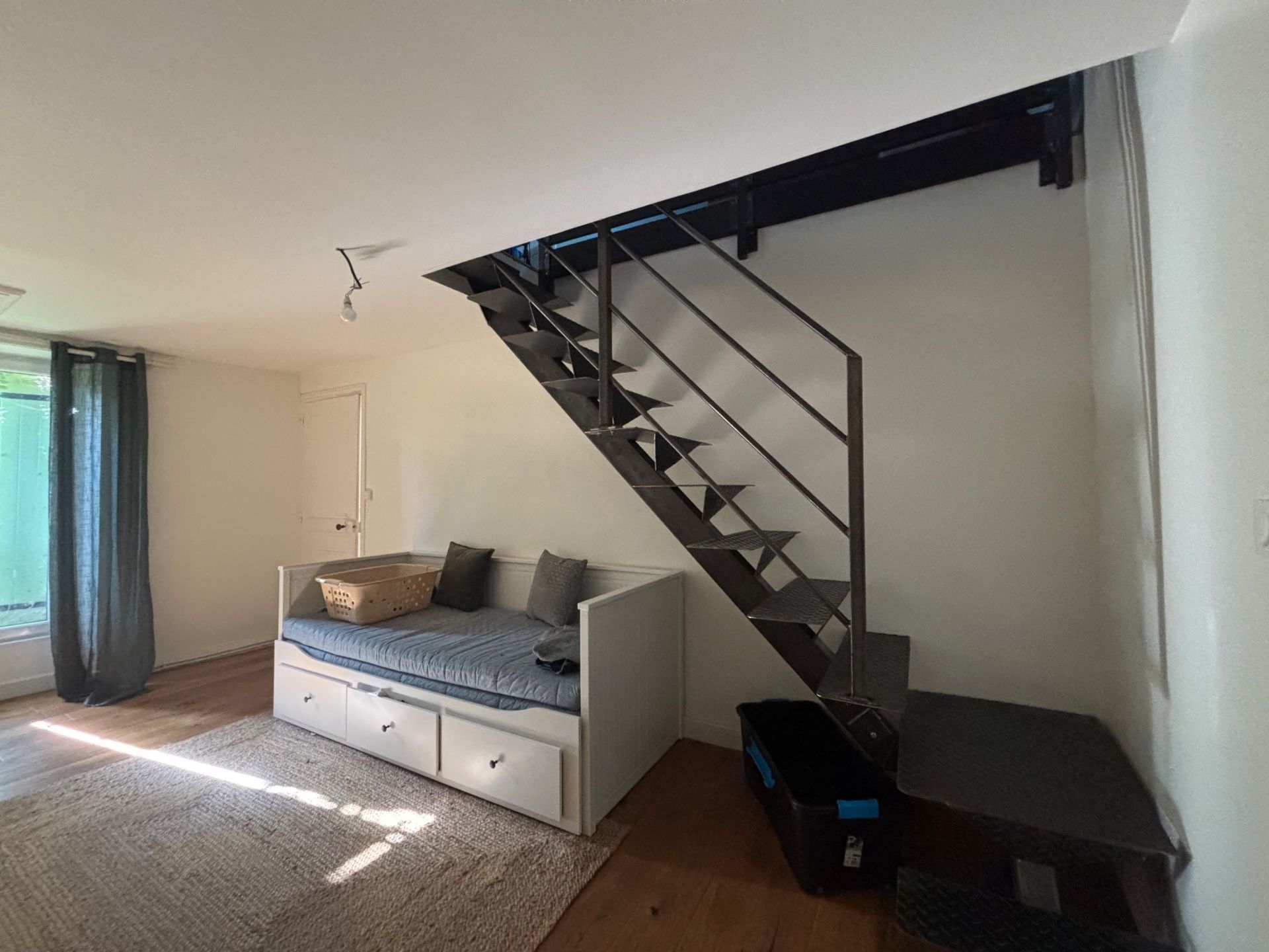 luxury house 6 Rooms for sale on CREULLY SUR SEULLES (14480)