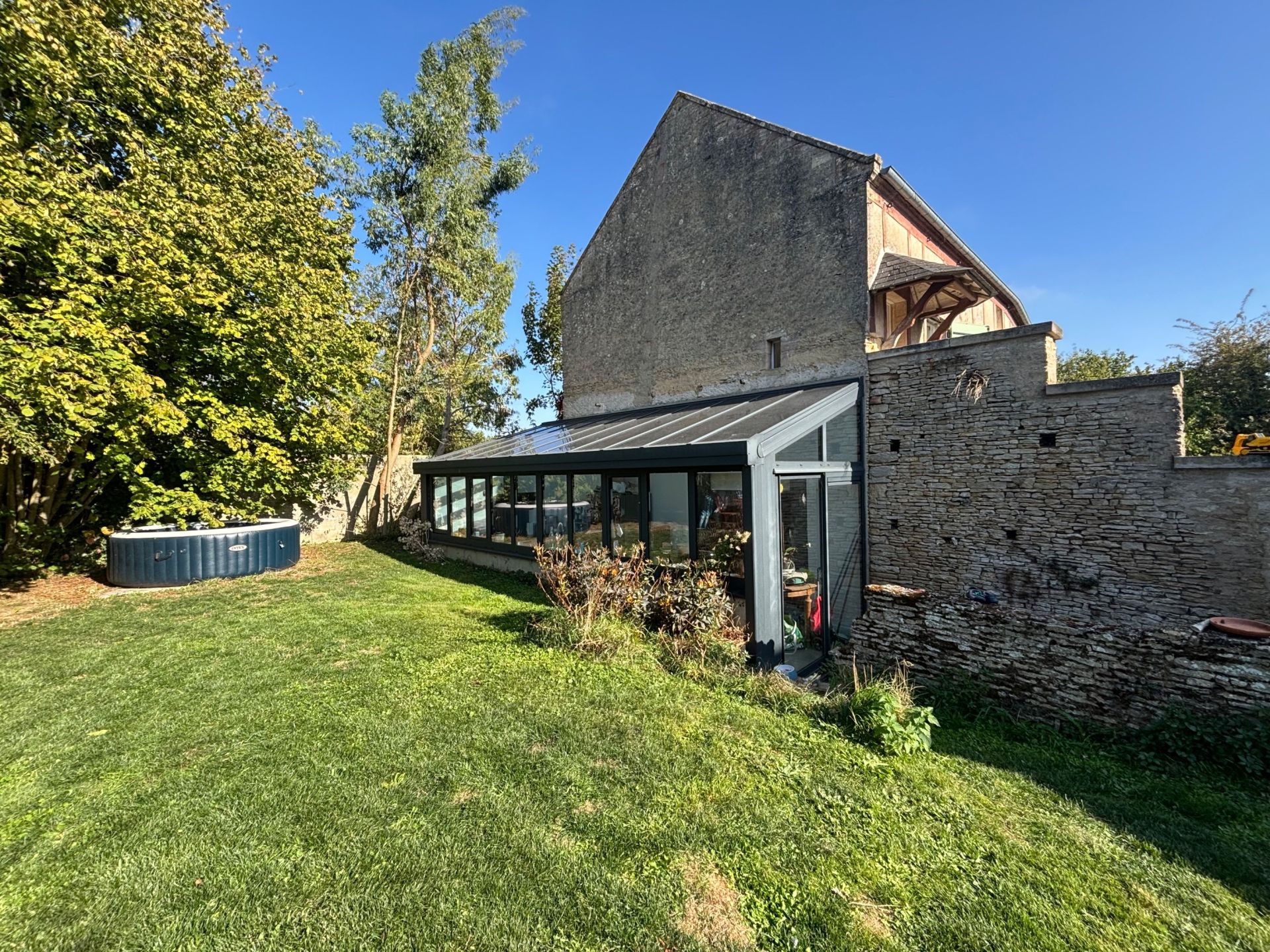 luxury house 6 Rooms for sale on CREULLY SUR SEULLES (14480)