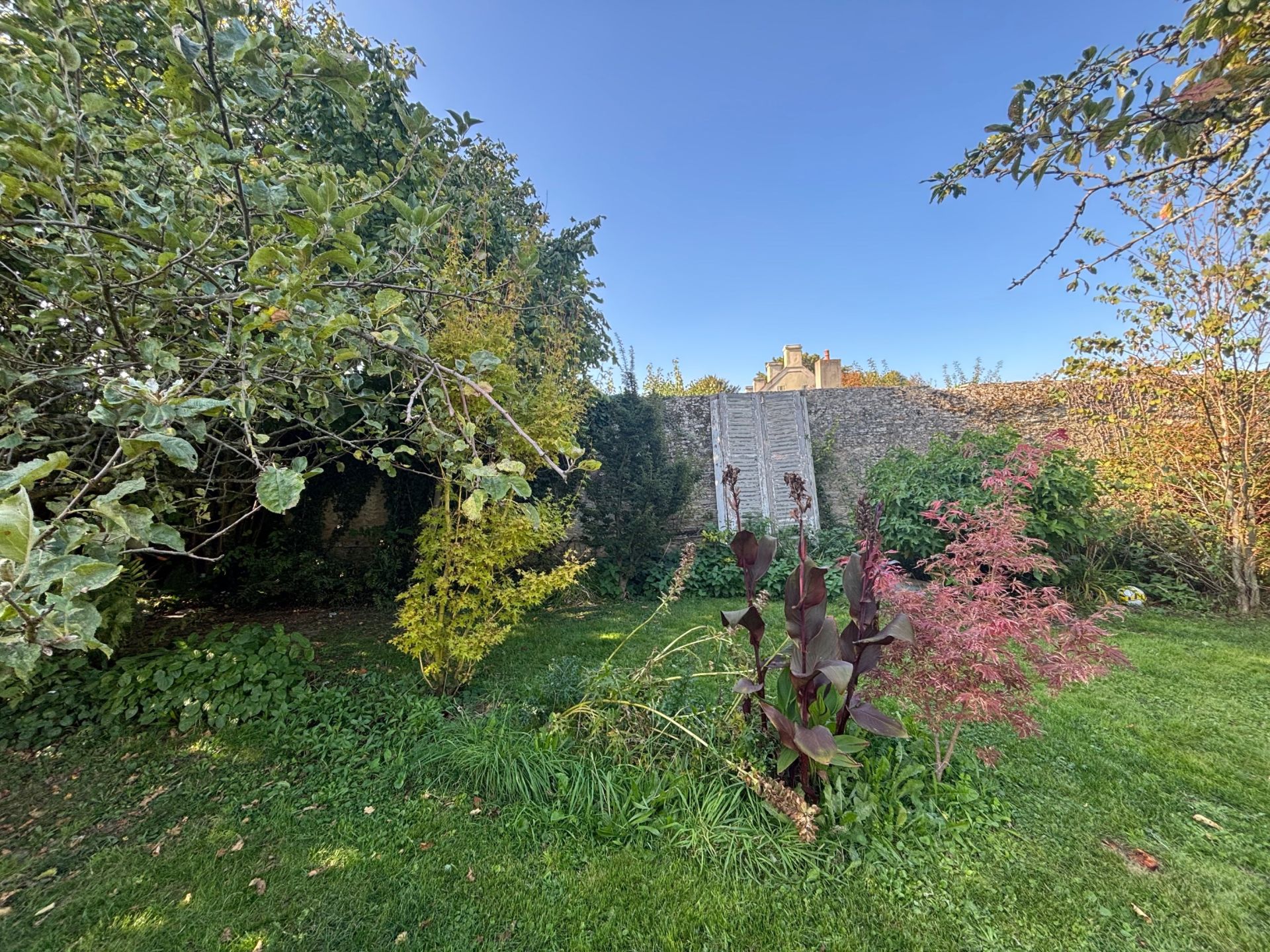 luxury house 6 Rooms for sale on CREULLY SUR SEULLES (14480)
