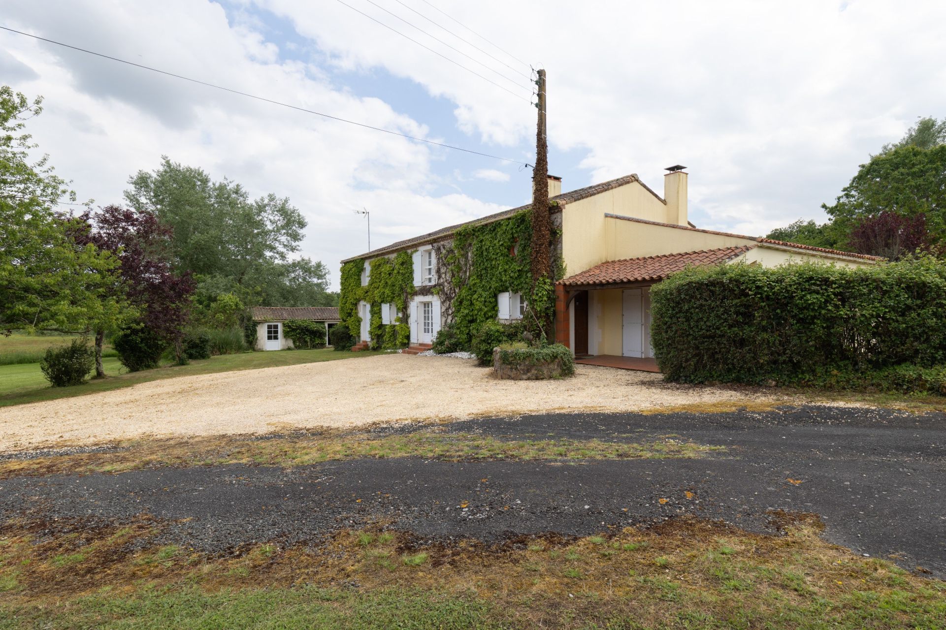 maison de luxe 7 Pièces en vente sur AUBIGNY LES CLOUZEAUX (85430)