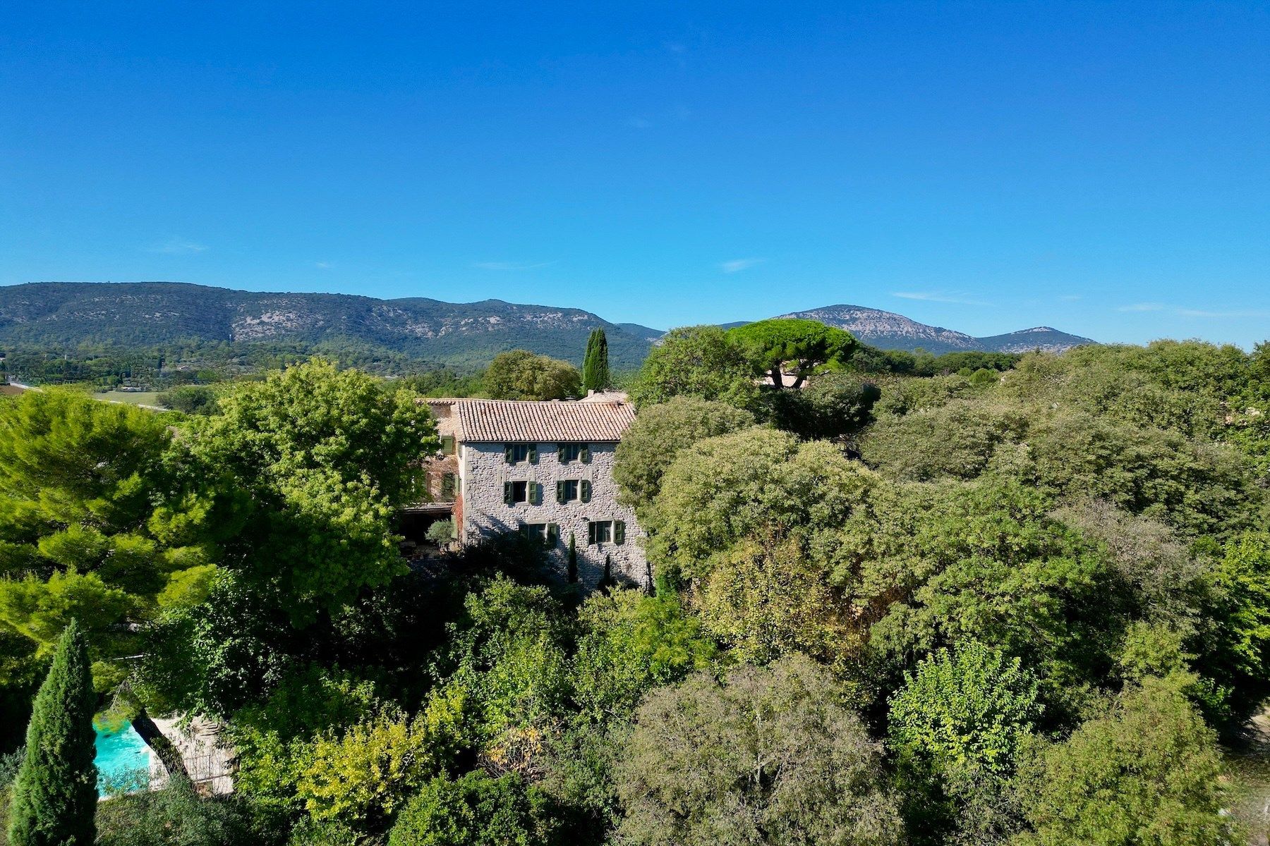 mas 10 Rooms for sale on UZES (30700)