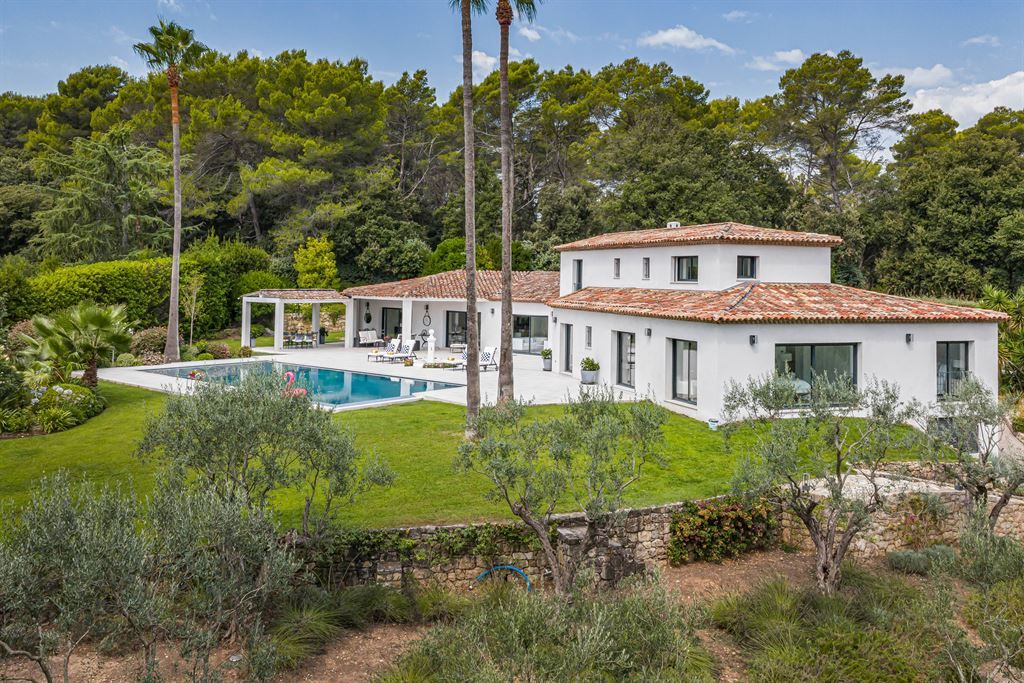maison contemporaine 10 Pièces en vente sur MOUGINS (06250)