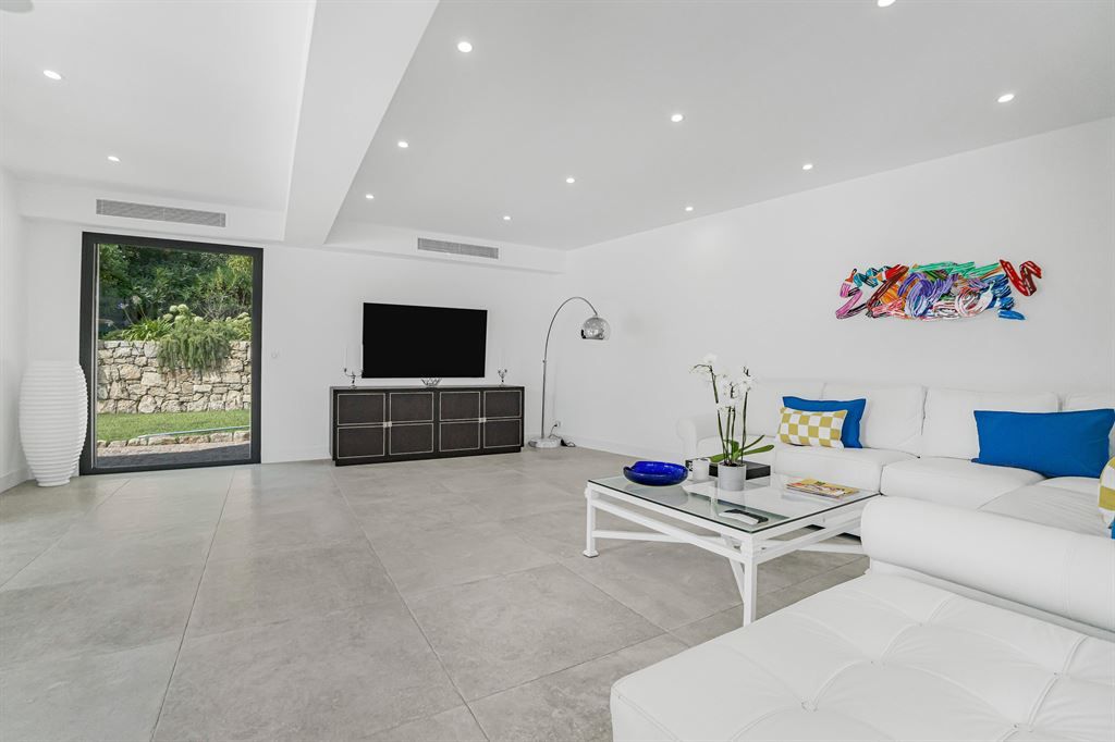 maison contemporaine 10 Pièces en vente sur MOUGINS (06250)