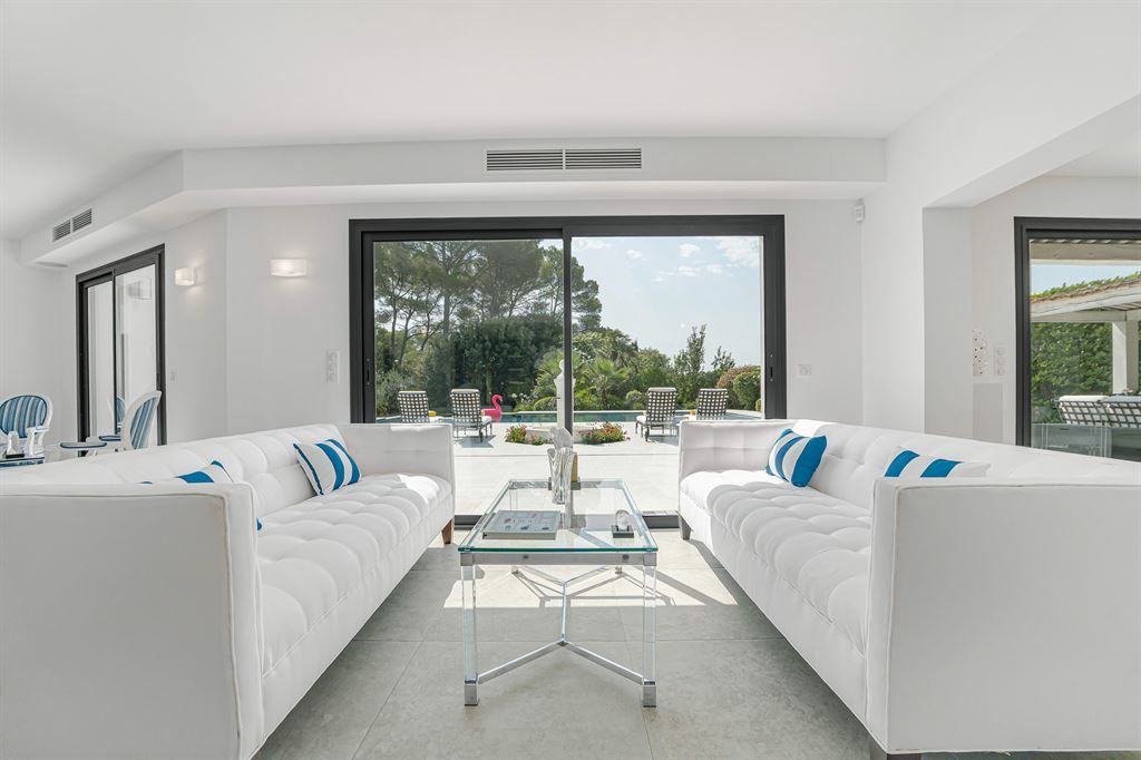 maison contemporaine 10 Pièces en vente sur MOUGINS (06250)